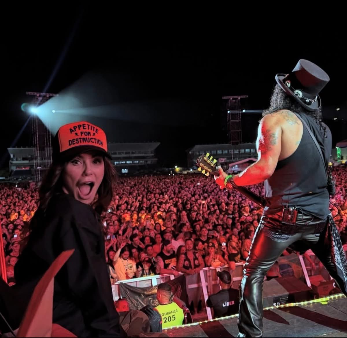 All About Slash tweet media