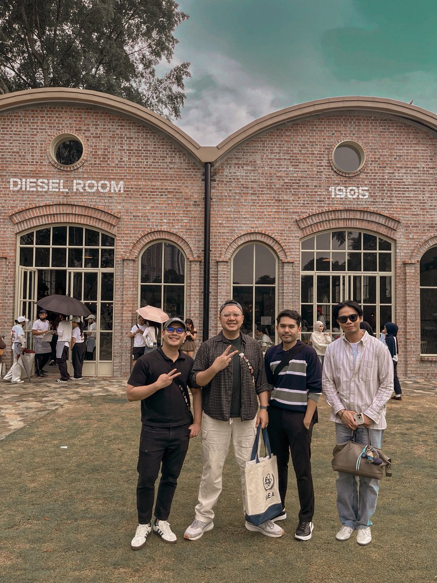 ZiR  𝕏 🧢🎒 tweet media