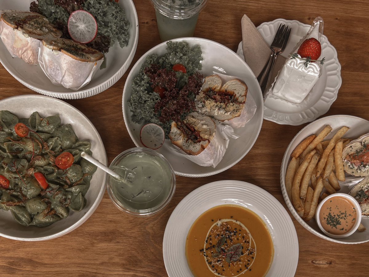 ZiR  𝕏 🧢🎒 tweet media