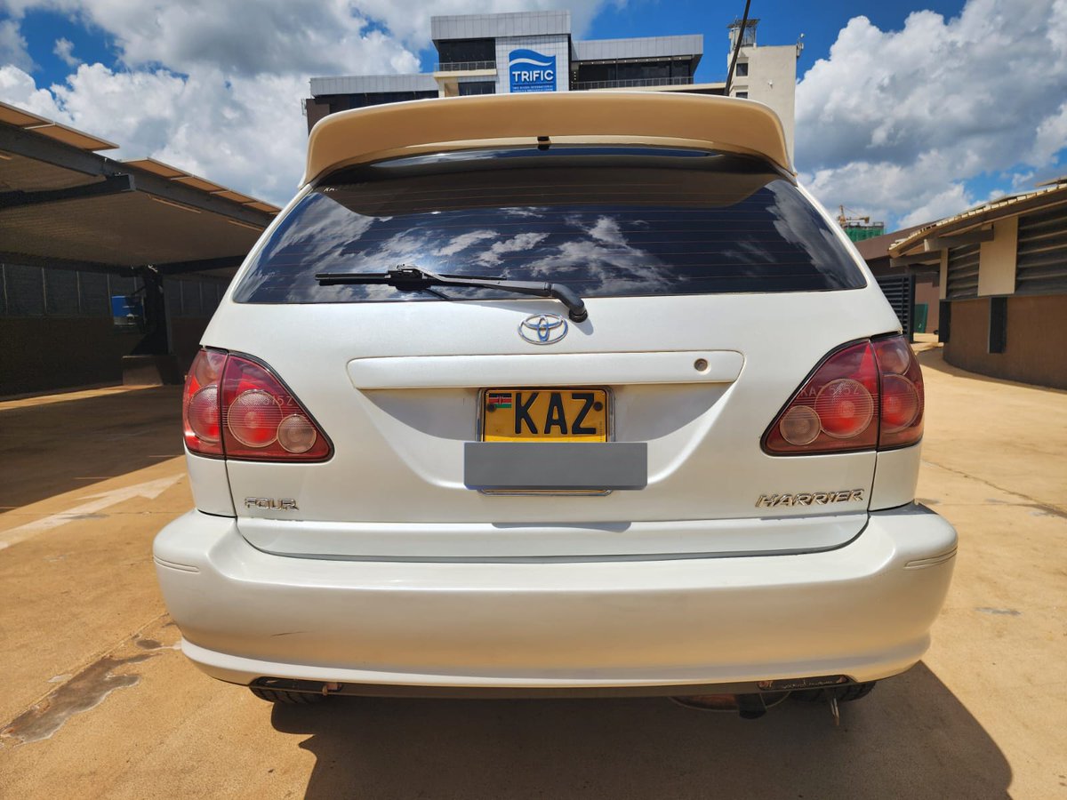AmimoPhin's tweet photo. Toyota Harrier
2000 model year
2200cc Petrol Auto
Electrically adjustable leather seats
Aftermarket Music System 
Buy and drive unit, Ready Documents
ASKING PRICE 680,000
📍 Kiambu Road
.💥TRADE-IN ACCEPTED💥
CALL/WHATSAPP 0701450208 https://t.co/Fyo8vAsXel