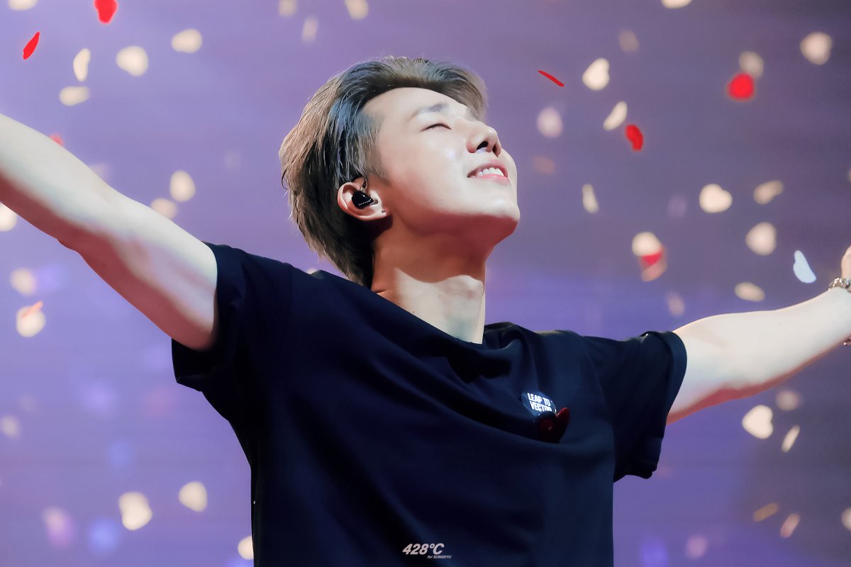 𝟒𝟐𝟖°𝐂 tweet media