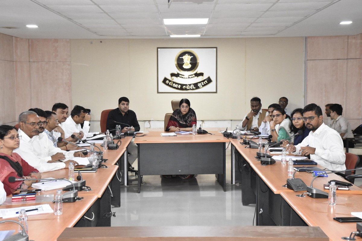 DDNewsGujarati's tweet image. ➡️GSPCના એમ.ડી. અવંતિકાસિંઘના અધ્યક્ષસ્થાને સુરત જિલ્લામાં પેટ્રોલ-ડીઝલ-ગેસ સહિત આવશ્યક ચીજવસ્તુઓની સુગમ આપૂર્તિ માટે સમીક્ષા બેઠક યોજાઈ

➡️તા.30 જૂન સુધીમાં નવા ડોમેસ્ટિક PNG કનેક્શન લેનાર ગ્રાહકોને રૂ.500 ડિસ્કાઉન્ટ આપવામાં આવશે : GSPCના એમ.ડી.

#Surat #GSPC #PNG #GasSupply