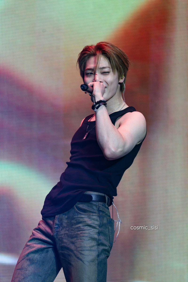 cosmic_sisi tweet media