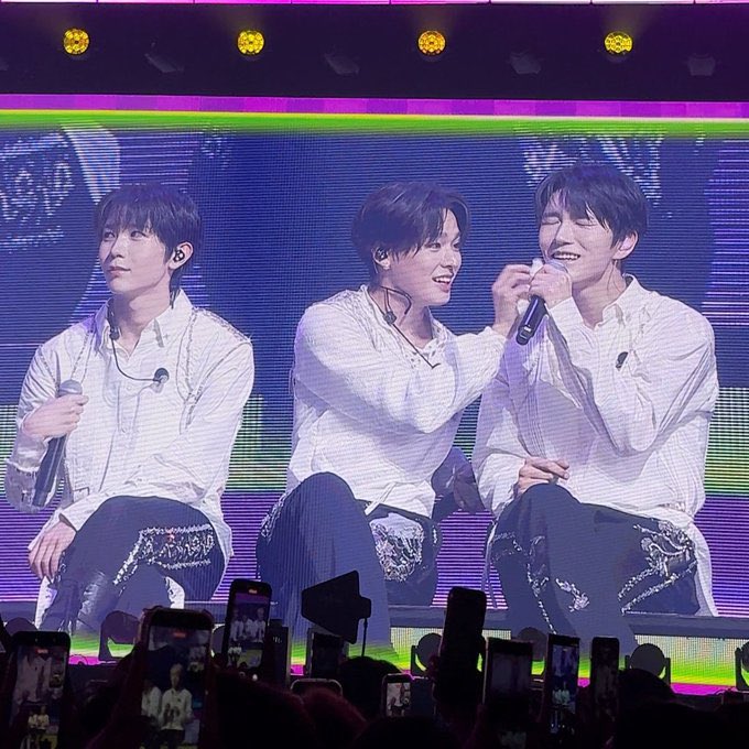 nana ꩜ tweet media