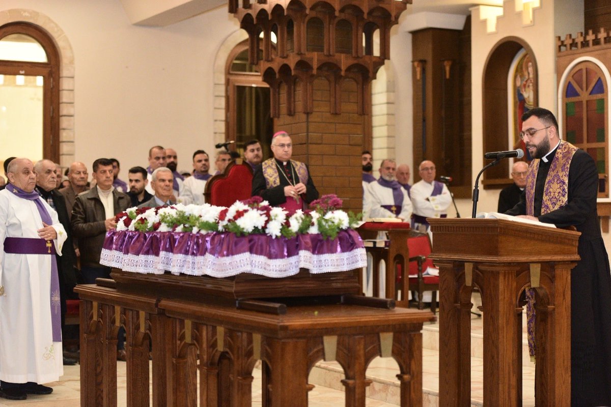 bishopwarda's tweet photo. Despite the dangers posed by drones, families bravely gathered in steadfast faith for Good Friday services. They continued visiting churches and parishes, remaining in prayer to the crucified Jesus until late into the evening: a powerful witness of faith, hope and charity. https://t.co/8xREvwwIUU