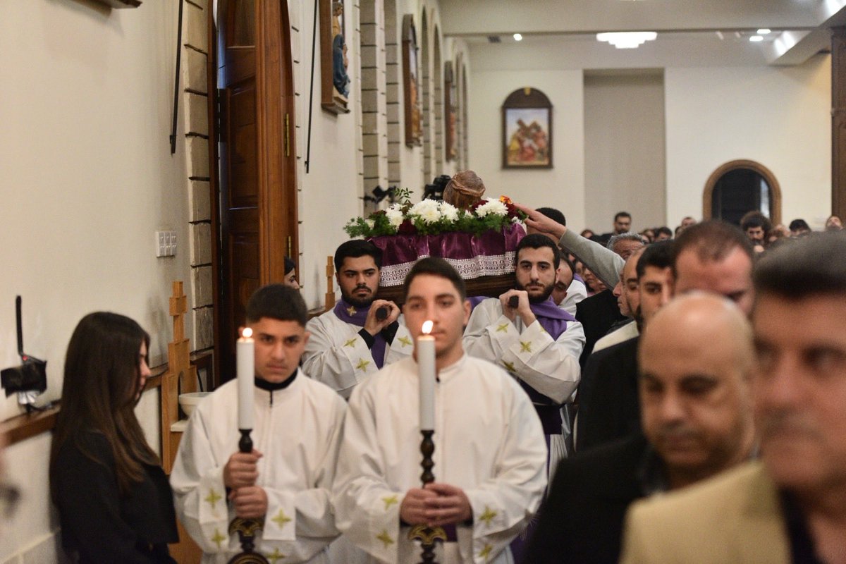 bishopwarda's tweet photo. Despite the dangers posed by drones, families bravely gathered in steadfast faith for Good Friday services. They continued visiting churches and parishes, remaining in prayer to the crucified Jesus until late into the evening: a powerful witness of faith, hope and charity. https://t.co/8xREvwwIUU