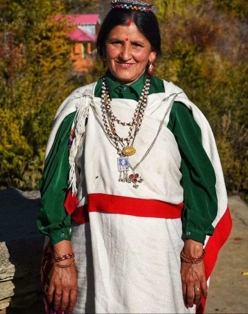 ཏྲི་གརྠ་ tweet media