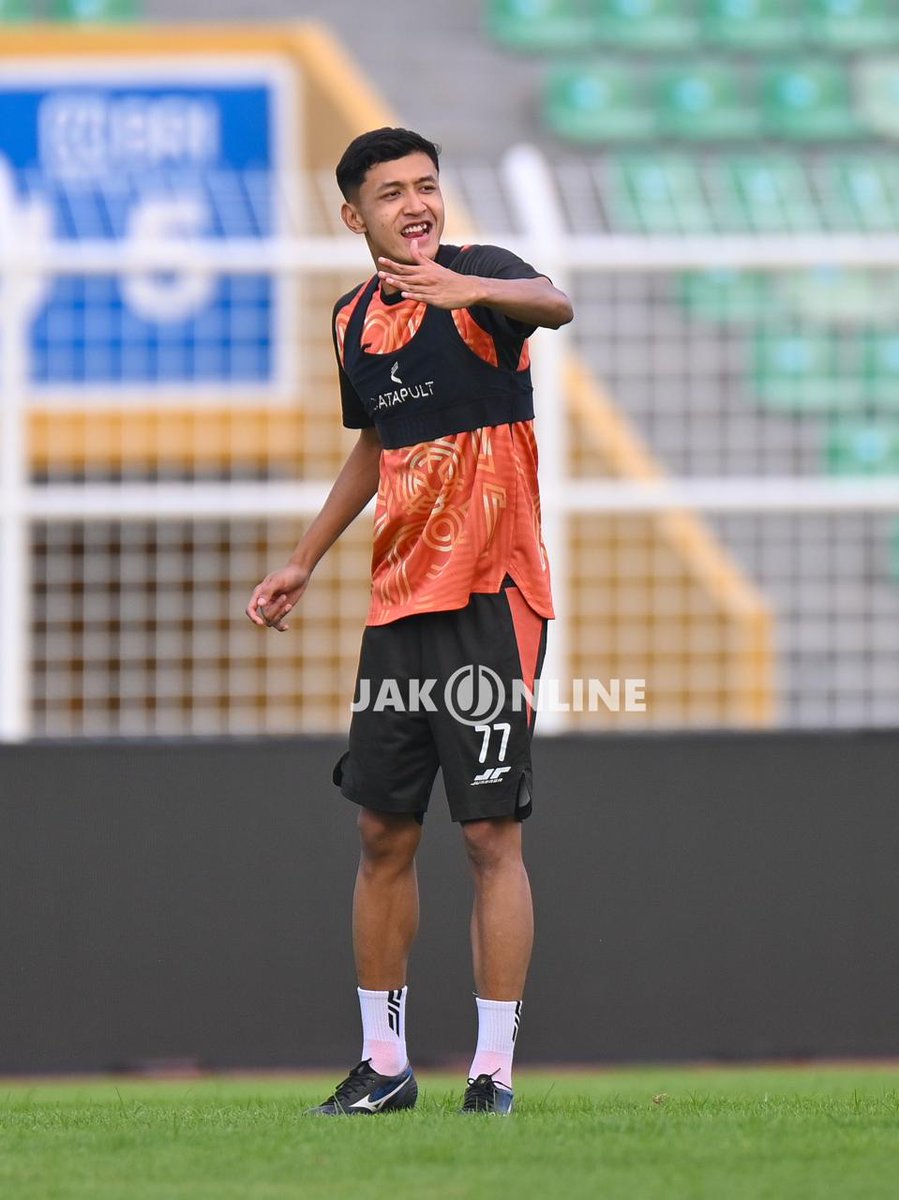 JakOnline tweet media