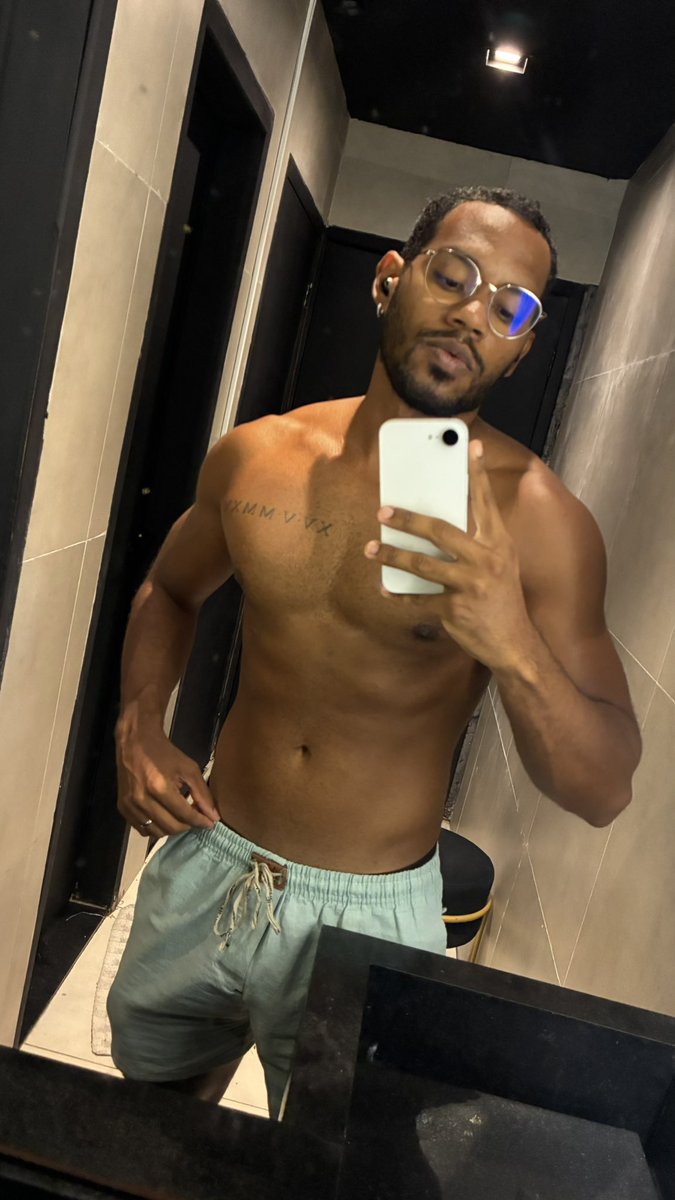 oxentethi's tweet photo. Um biscoitinho de leve.💪🏾 https://t.co/HKJXXJvC33