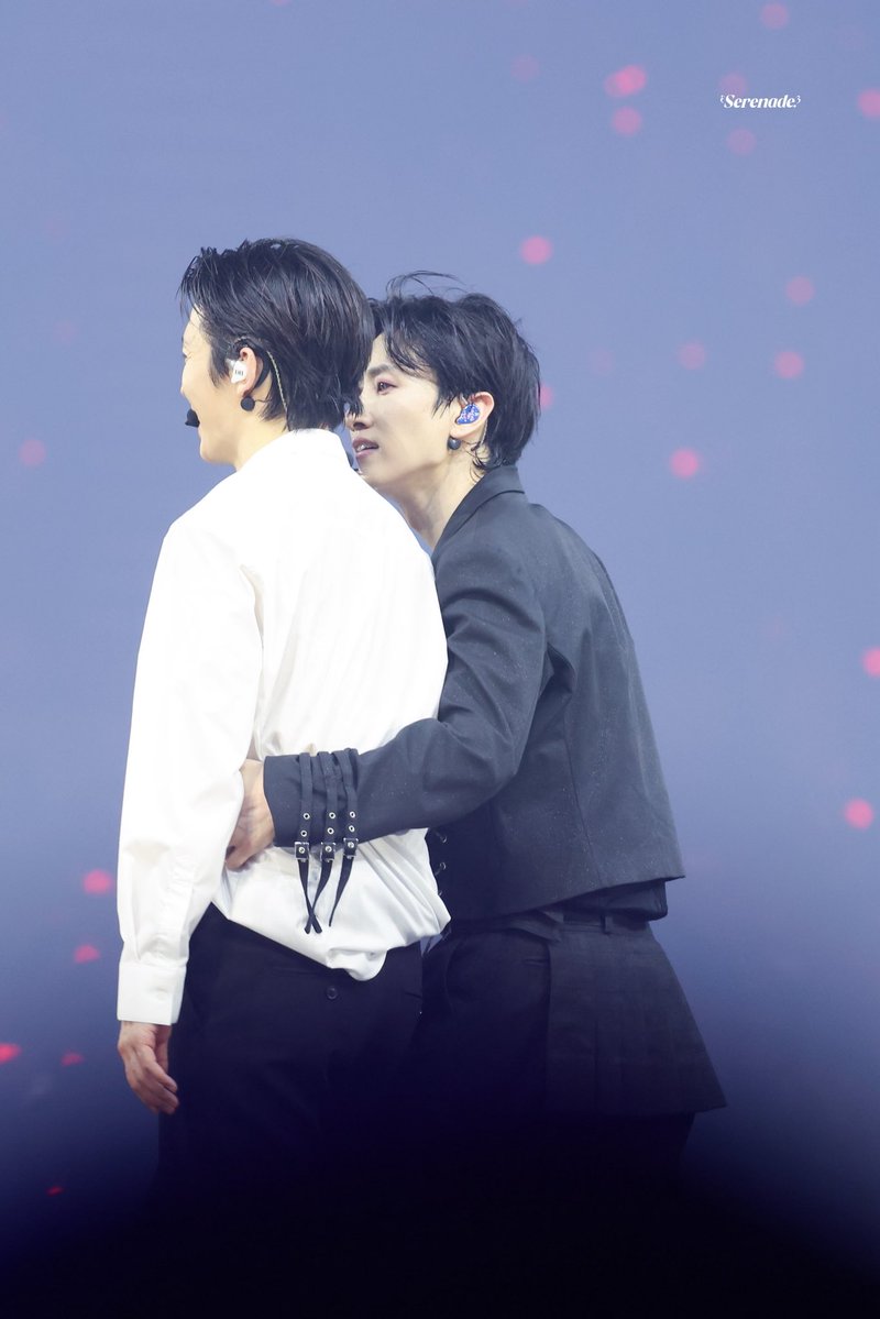 serenade33 tweet media