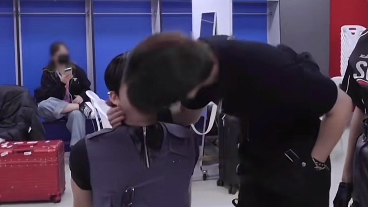 emi 🍮 lee know day !!! tweet media