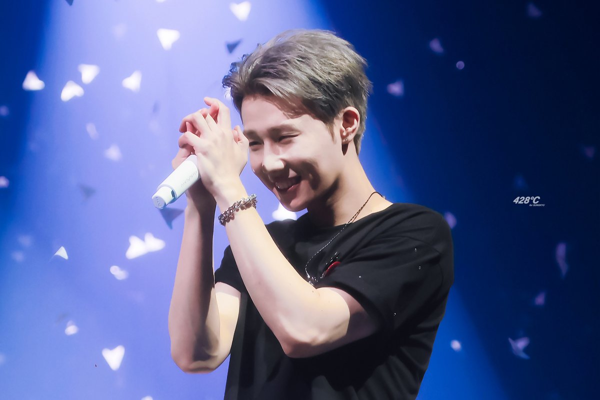 𝟒𝟐𝟖°𝐂 tweet media