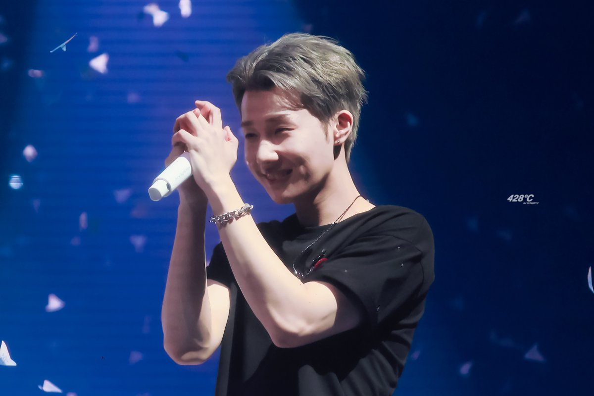 𝟒𝟐𝟖°𝐂 tweet media