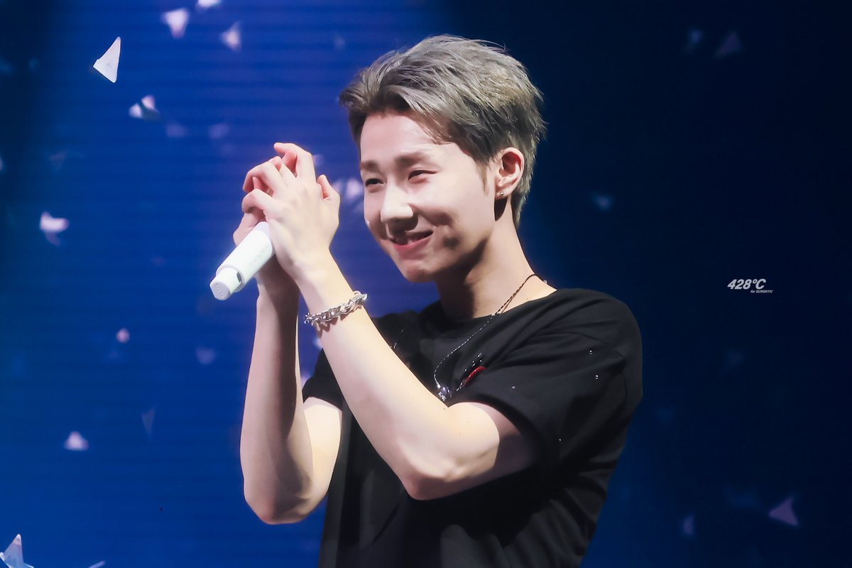 𝟒𝟐𝟖°𝐂 tweet media