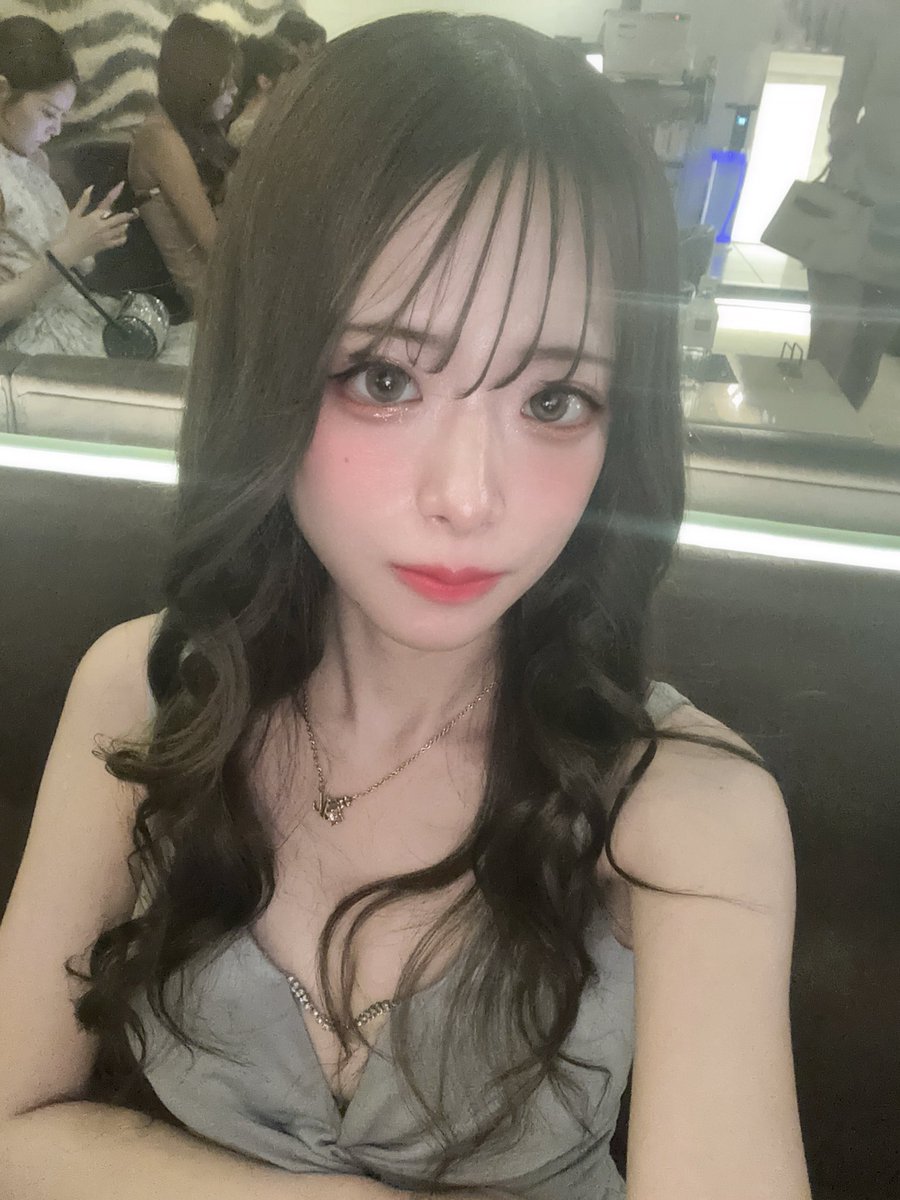 runa_cham00's tweet photo. やっぱり前髪おかしいね！？笑笑 https://t.co/etTpoOtJna