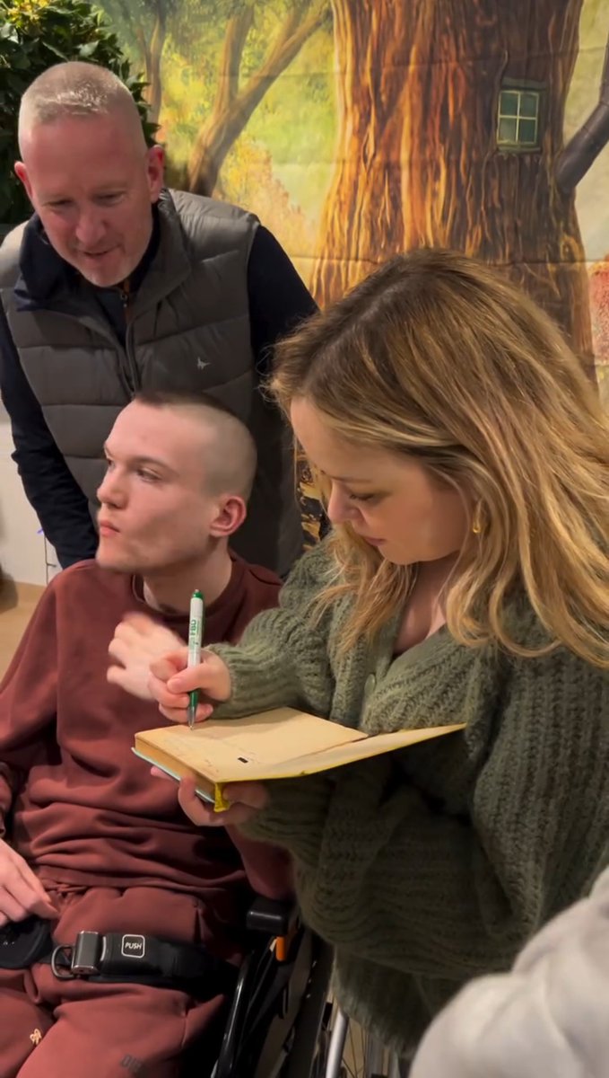 Lu ✨🪶💜B⁷ tweet media