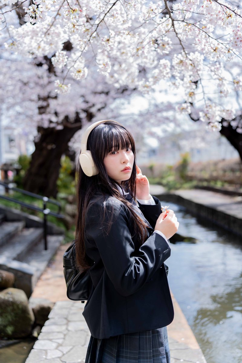 フロン tweet media