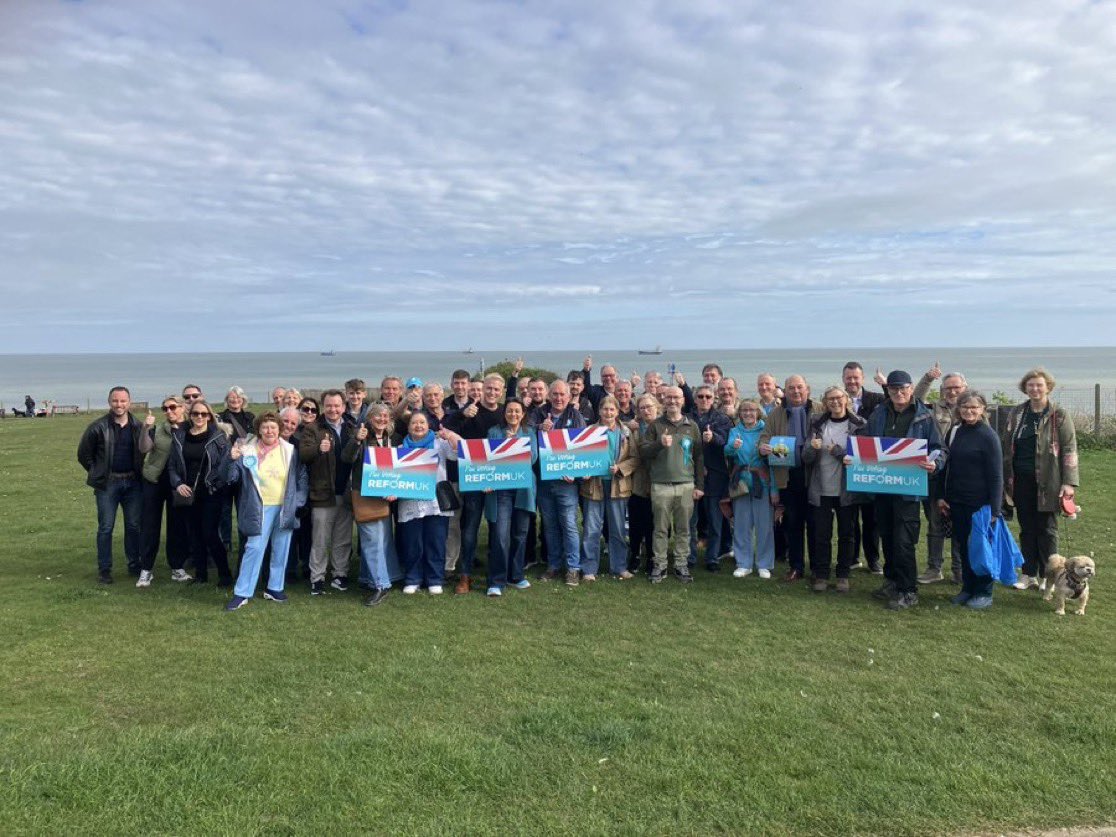 ReformDaily_'s tweet image. ☀️ Linden Kemkaran &amp;amp; the Reform team out in Cliftonville, hitting the doors &amp;amp; talking to residents alongside local candidate Marc Rattigan

Momentum is building on the ground!

#Cliftonville #ReformUK #LocalElections2026 [@LeaderofKCC @MarcRattigan1]