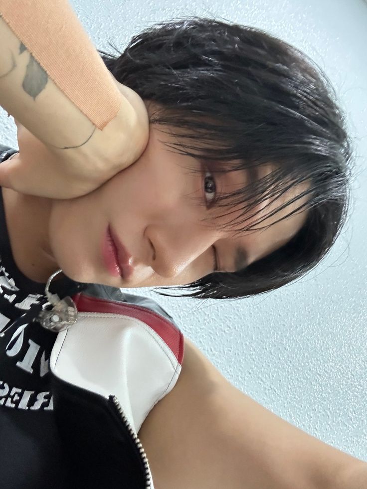 dio | seeing woodzโ tweet media