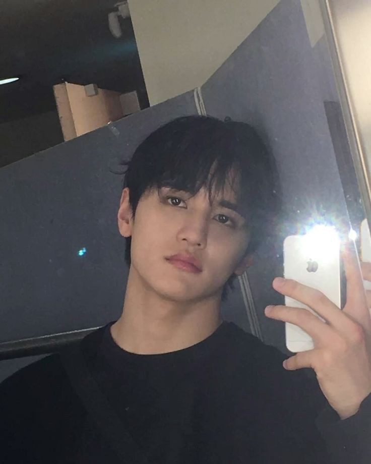 dio | seeing woodzโ tweet media