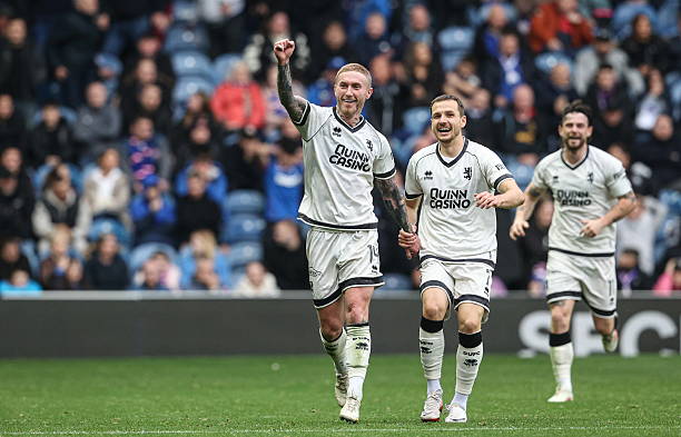 dufcway's tweet photo. It's Matchday!
Rangers vs Dundee United
A difficult test away from home against Danny RΓΆhl's Rangers who are looking to go top of the league with a win, we go there looking to win 2 league games in a row for the first time this season.
Mon United ππ§‘
#RANUTD | #DUFC https://t.co/T705ct9wAQ