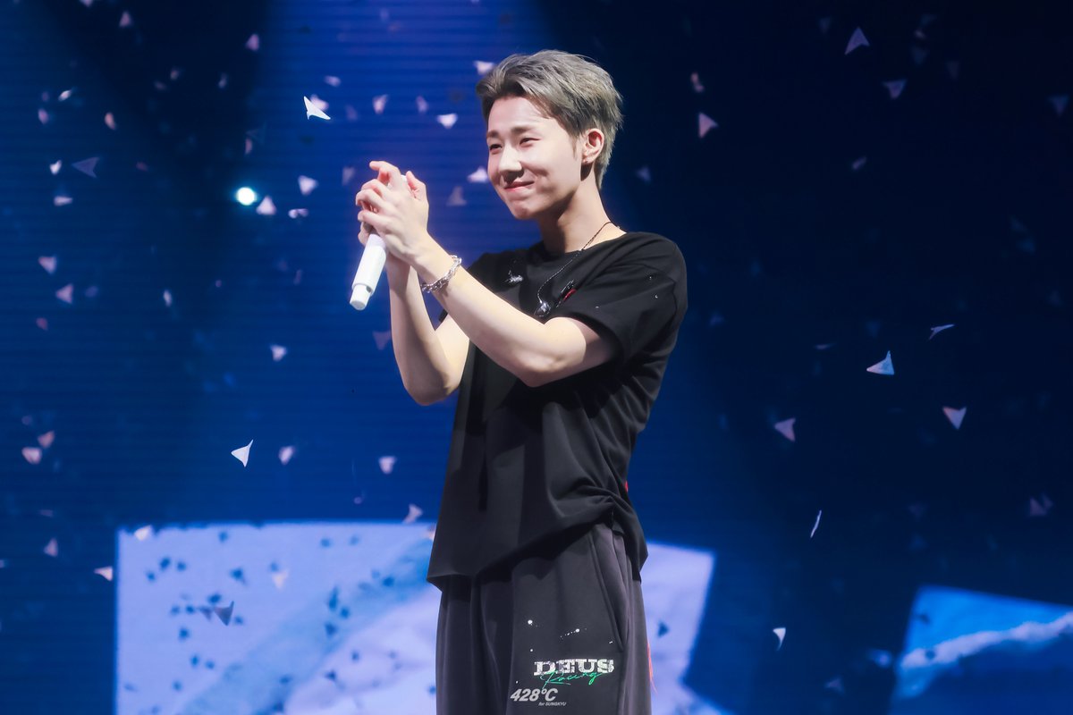 𝟒𝟐𝟖°𝐂 tweet media