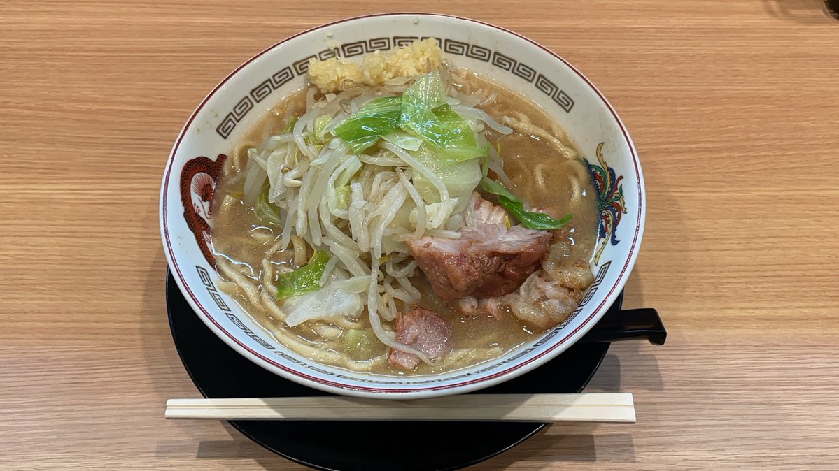 えるざ tweet media