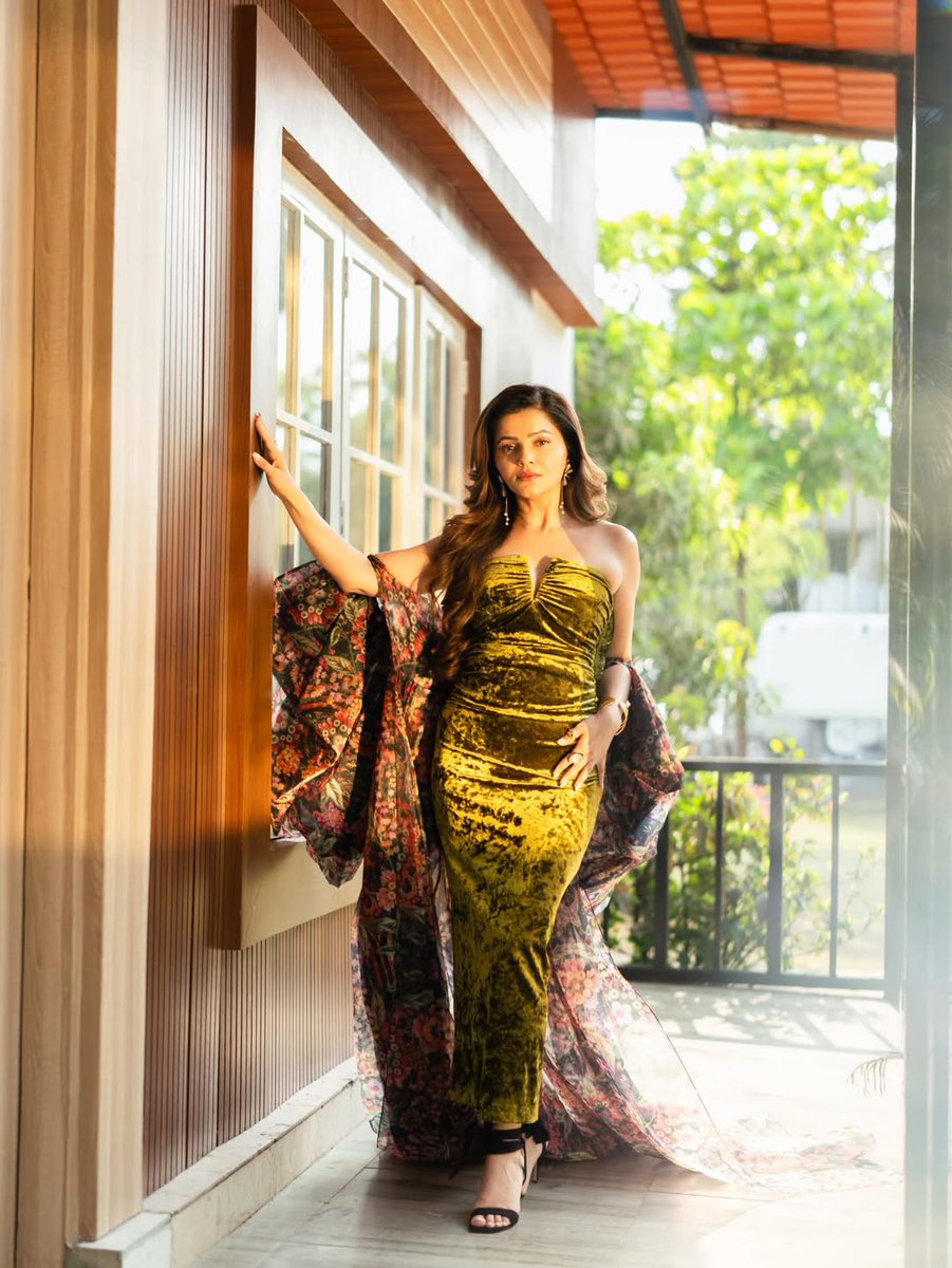 Actresswoods tweet media