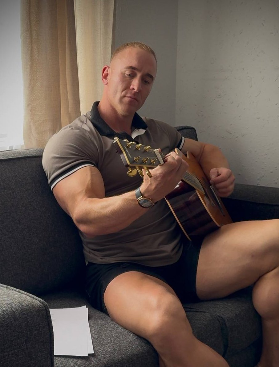 Barry XXL tweet media