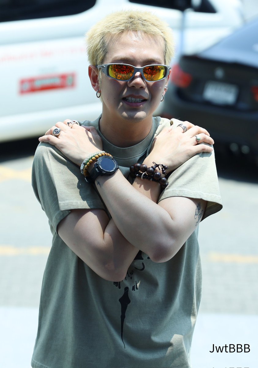 JwtB(uild)B(utter)B(ear) 🌟⭐️ 😍 tweet media