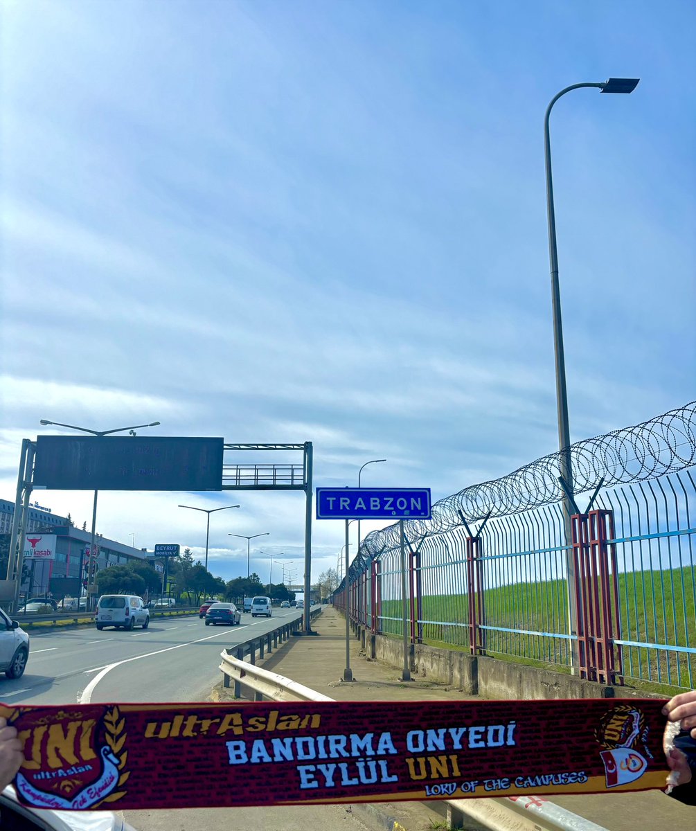 uauni17eylul_'s tweet photo. SELAMIN ALEYKÜM ŞEHRİNİZDEYİZ!

📍trabzon TABELASI

#ultrAslanUNI
#MarmaraBölge https://t.co/bMVWhHIB3n