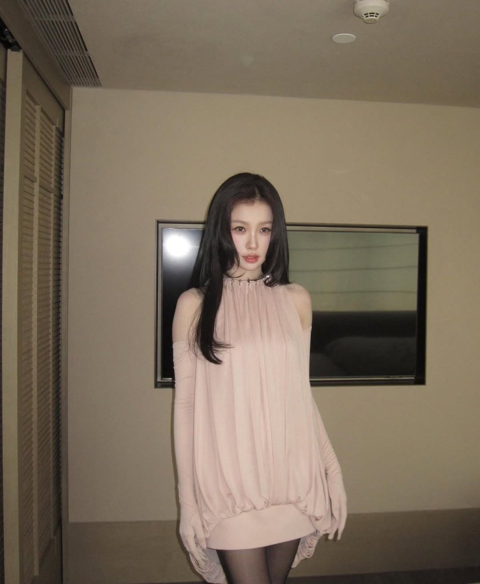 yu shuxin pics tweet media