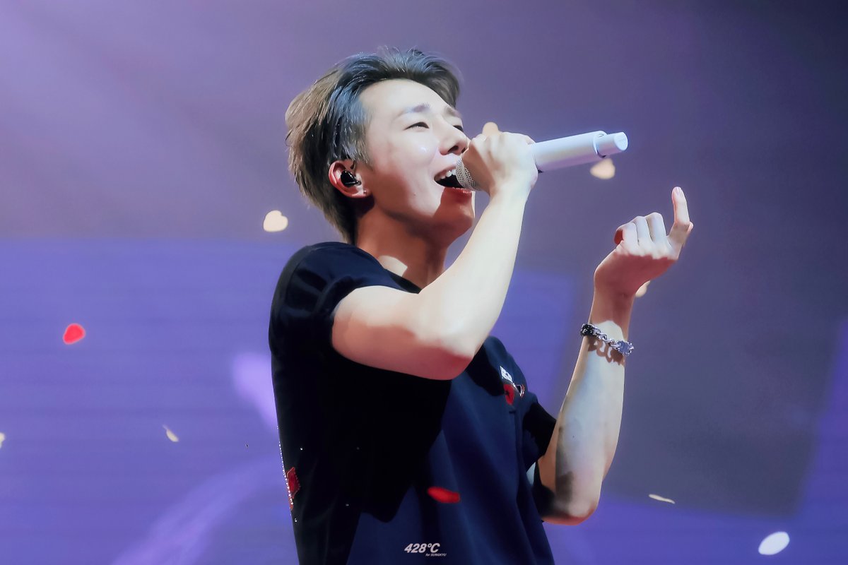 𝟒𝟐𝟖°𝐂 tweet media