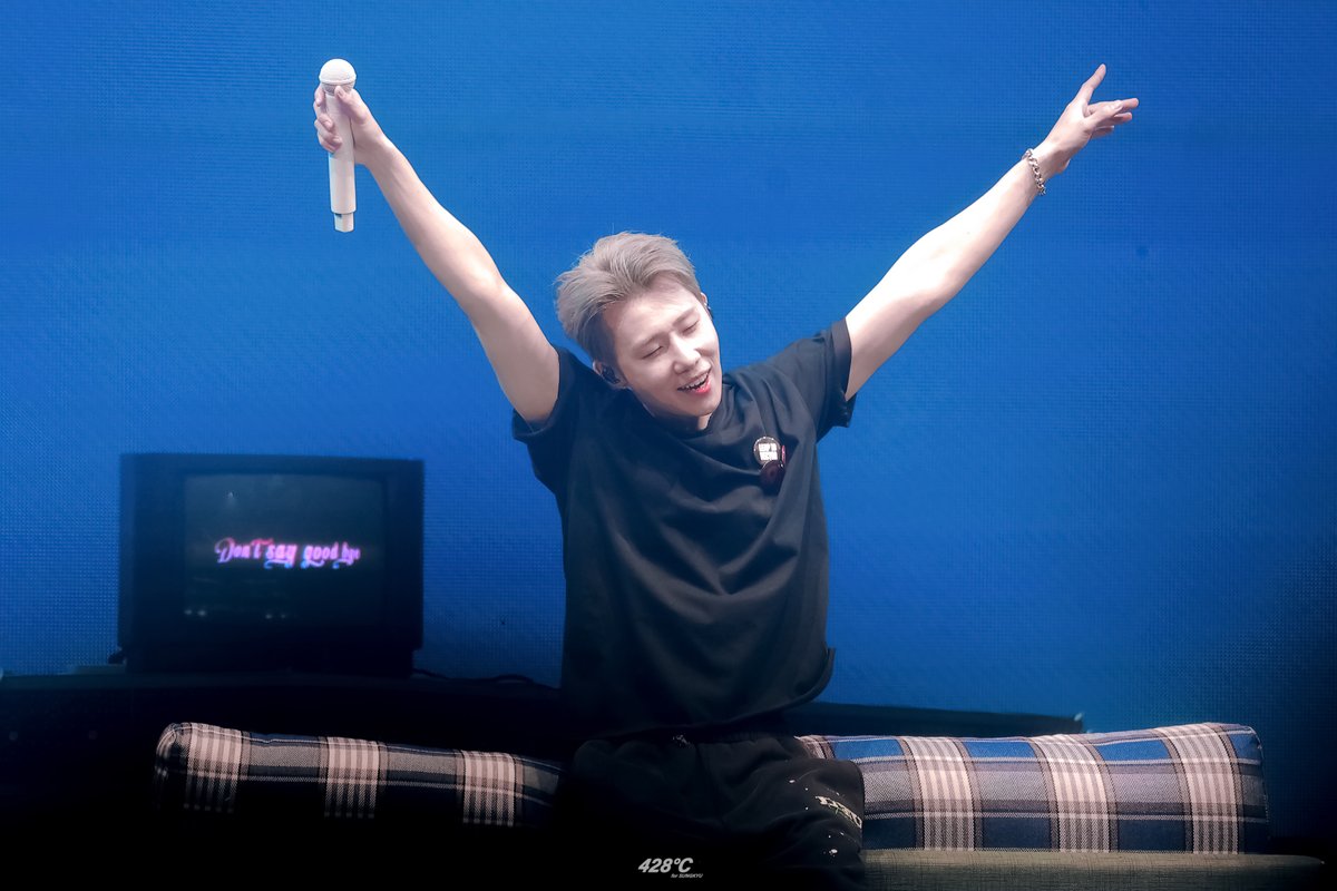 𝟒𝟐𝟖°𝐂 tweet media