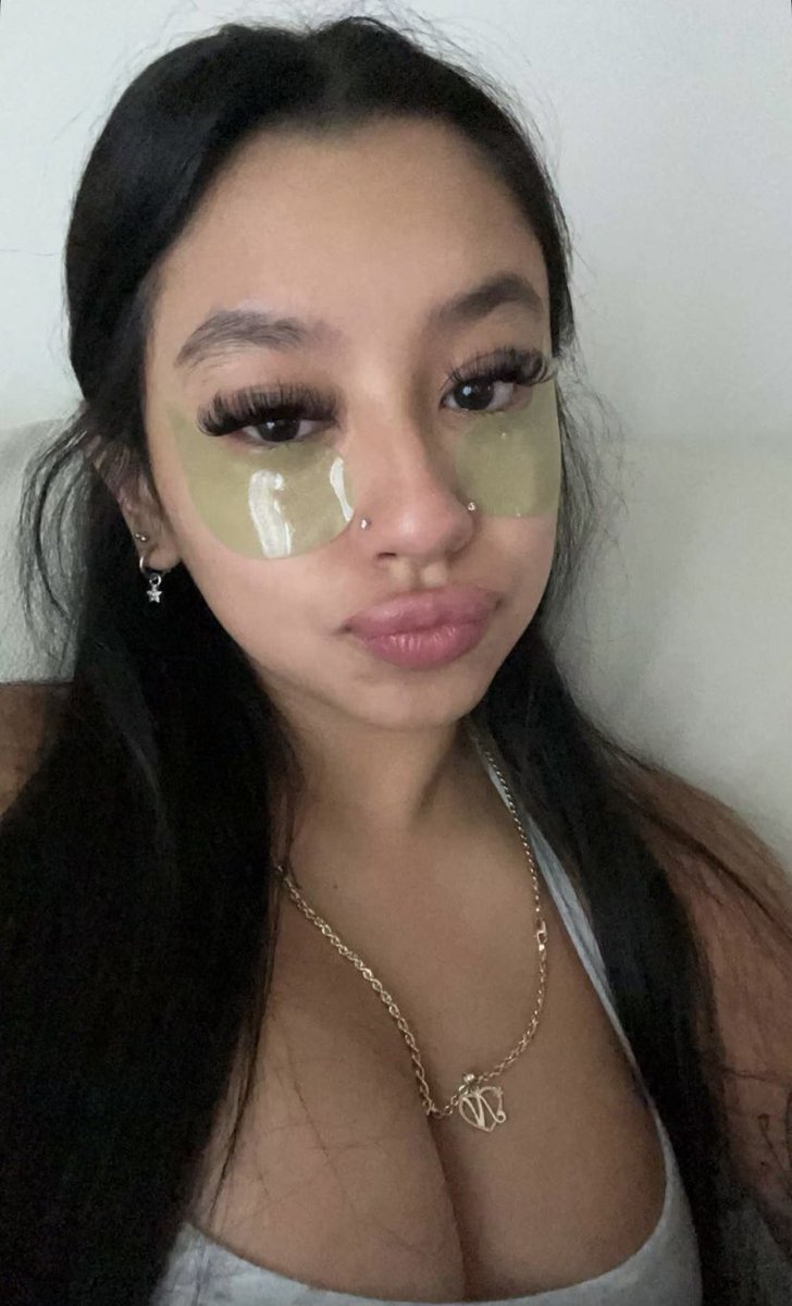 KayrahMaria's tweet photo. What my face looks like this
Morning🤭💕 https://t.co/lblXPJfoIa
