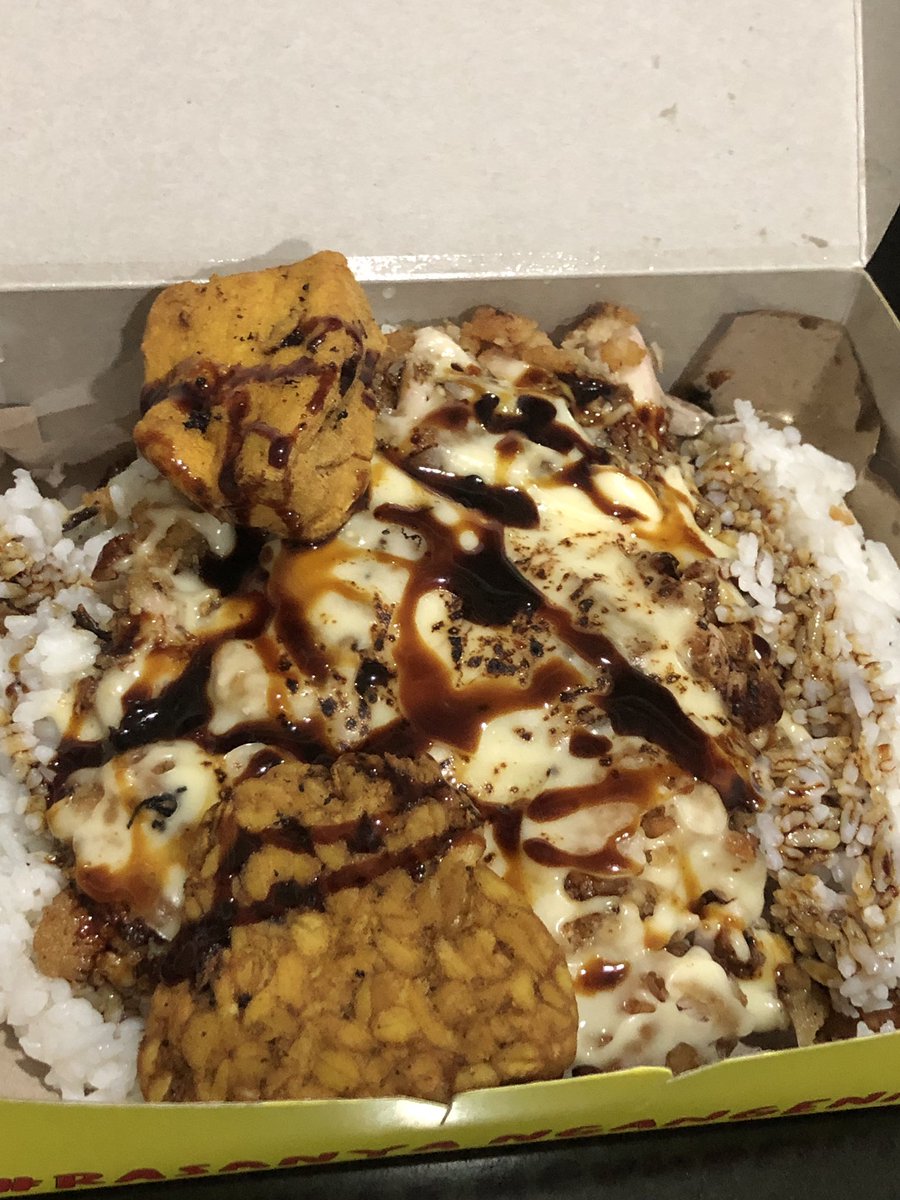 theo⚔️ tweet media