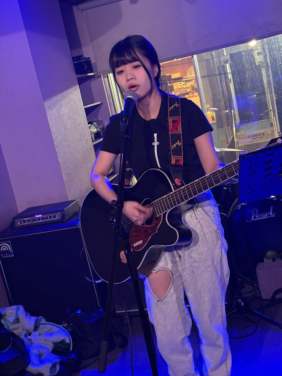 genjiro2012's tweet photo. 久々のCleamにちぇるちゃん弾き語り見てきたよ！
元気そうで安心しました。
織部さんのバンドもかっこ良かったな！ https://t.co/XT5DxvkWgQ