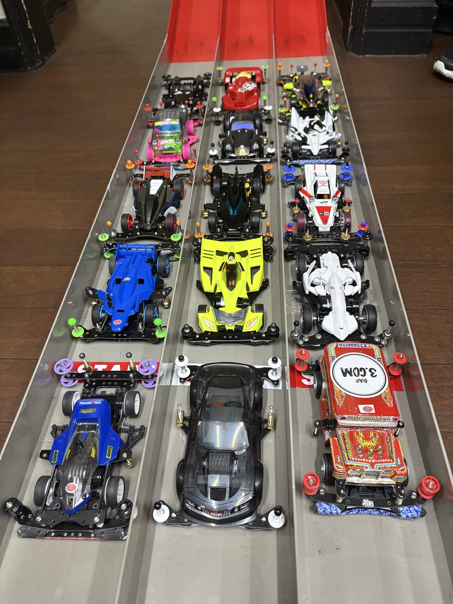 Daichimittsu's tweet photo. GP3000
参加させていただきました
3位になれました
嬉しいです
ありがとうございました
#富一
#優鳳
#ミニ四駆
#GP3000
#ジプニー https://t.co/gMNHlc8Pq9
