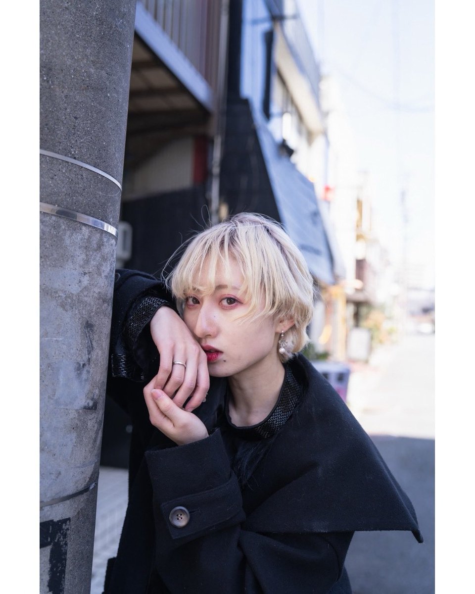 となり@portrait tweet media
