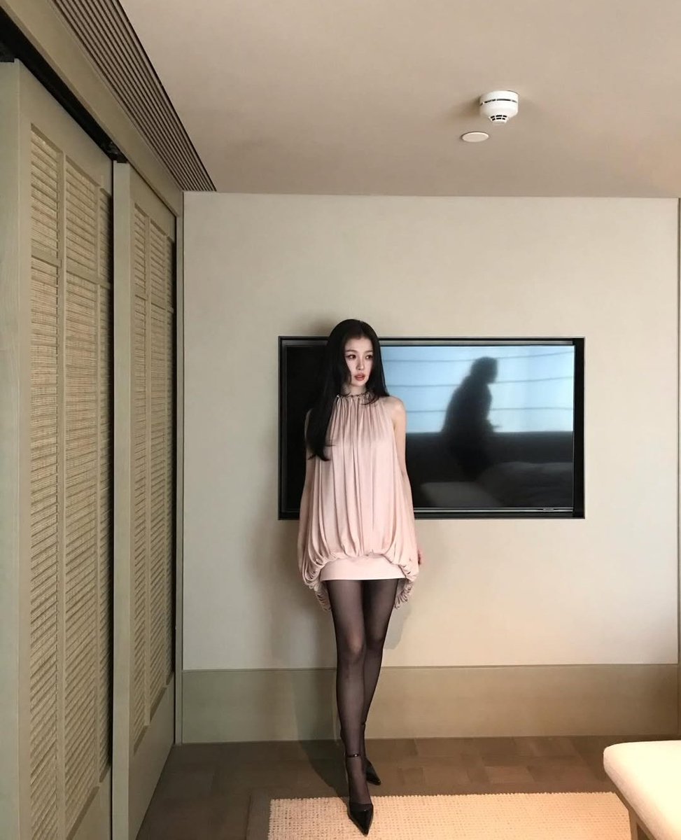 yu shuxin pics tweet media