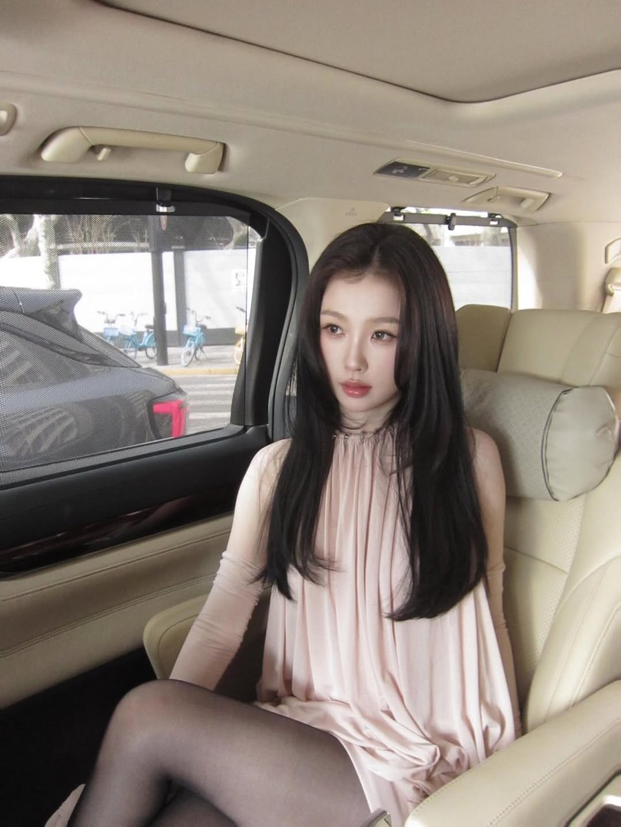 yu shuxin pics tweet media