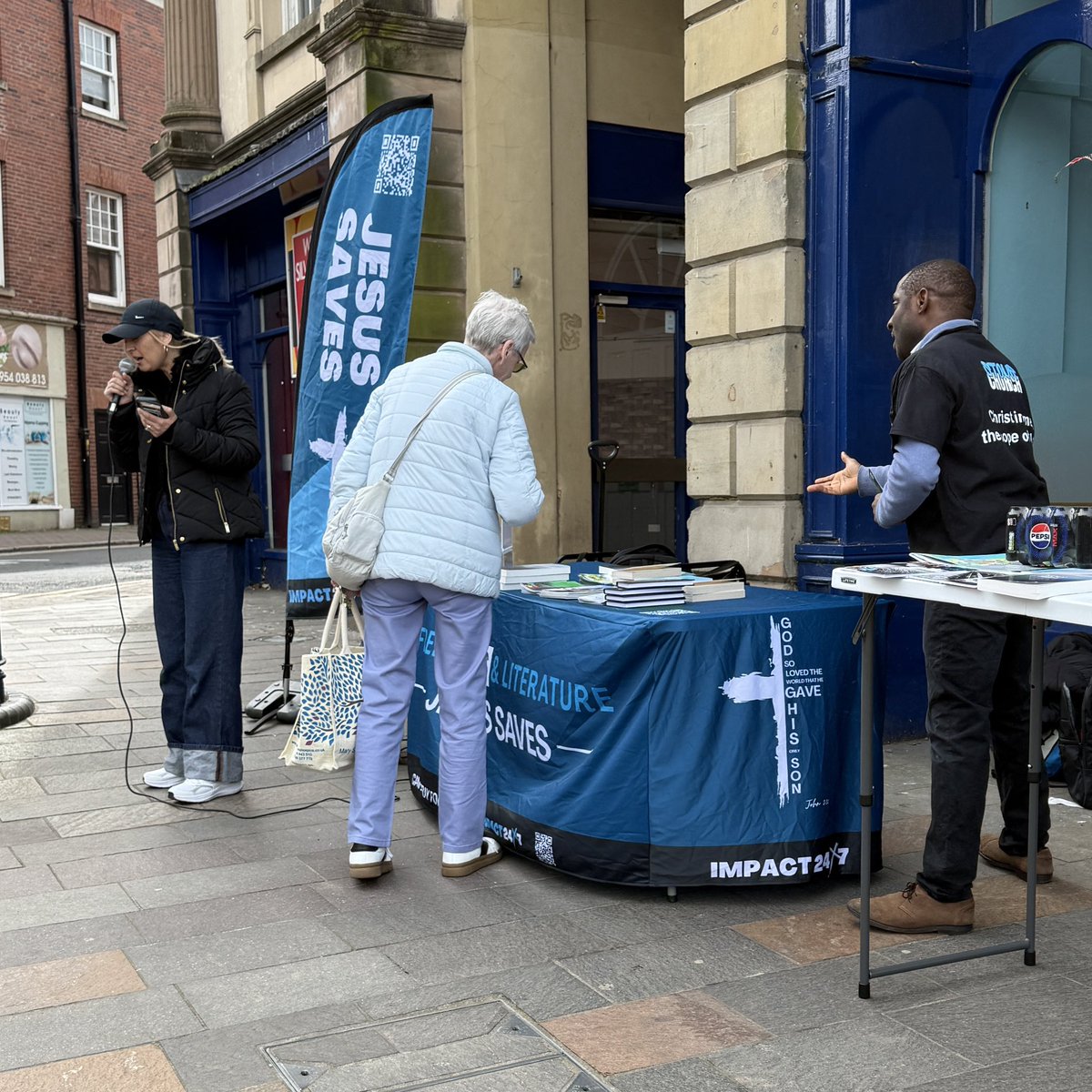 MISSION 👀 | We’ve been out and about on the streets of the town for the last few hours doing outreach work alongside Impact 247.

Easter Eggs have been given away, prayers have been prayed, and support has been given to those in need. Great day!

#Stourbridge | #Easter