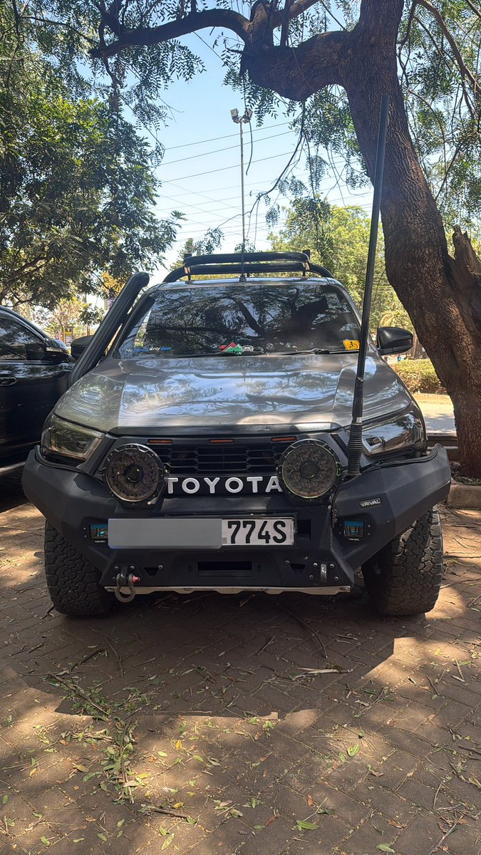 thika_kid's tweet photo. @BarazaMarvinIII @toxyk254 Karibu nidhani mmeniibia plate😂 https://t.co/ZlnHWJ7yjm