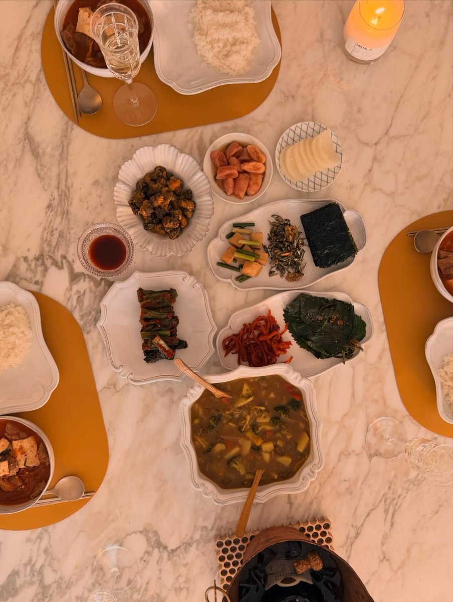 _farah87's tweet photo. Raymond Chae's IG update
"My lovely younger sister who prepares a birthday meal for me!!! Let's stay happy together like this forever."

#SongHyeKyo https://t.co/5rQZTFh5R9
