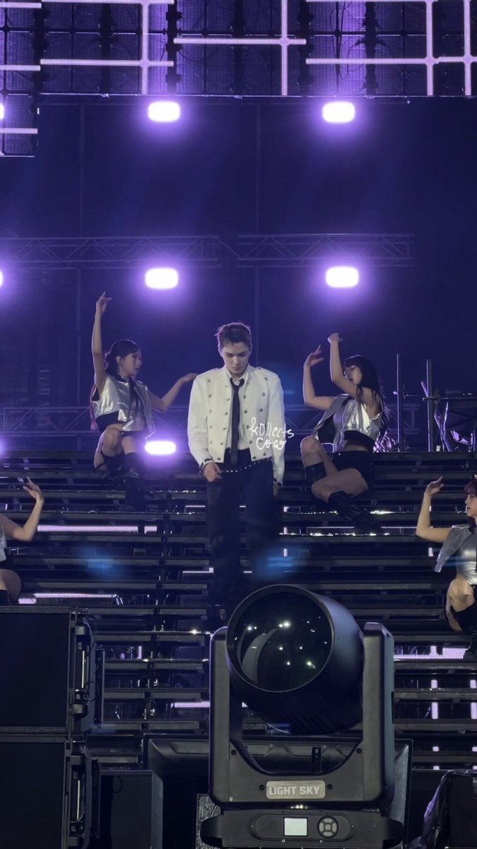 coco 🎱 tweet media