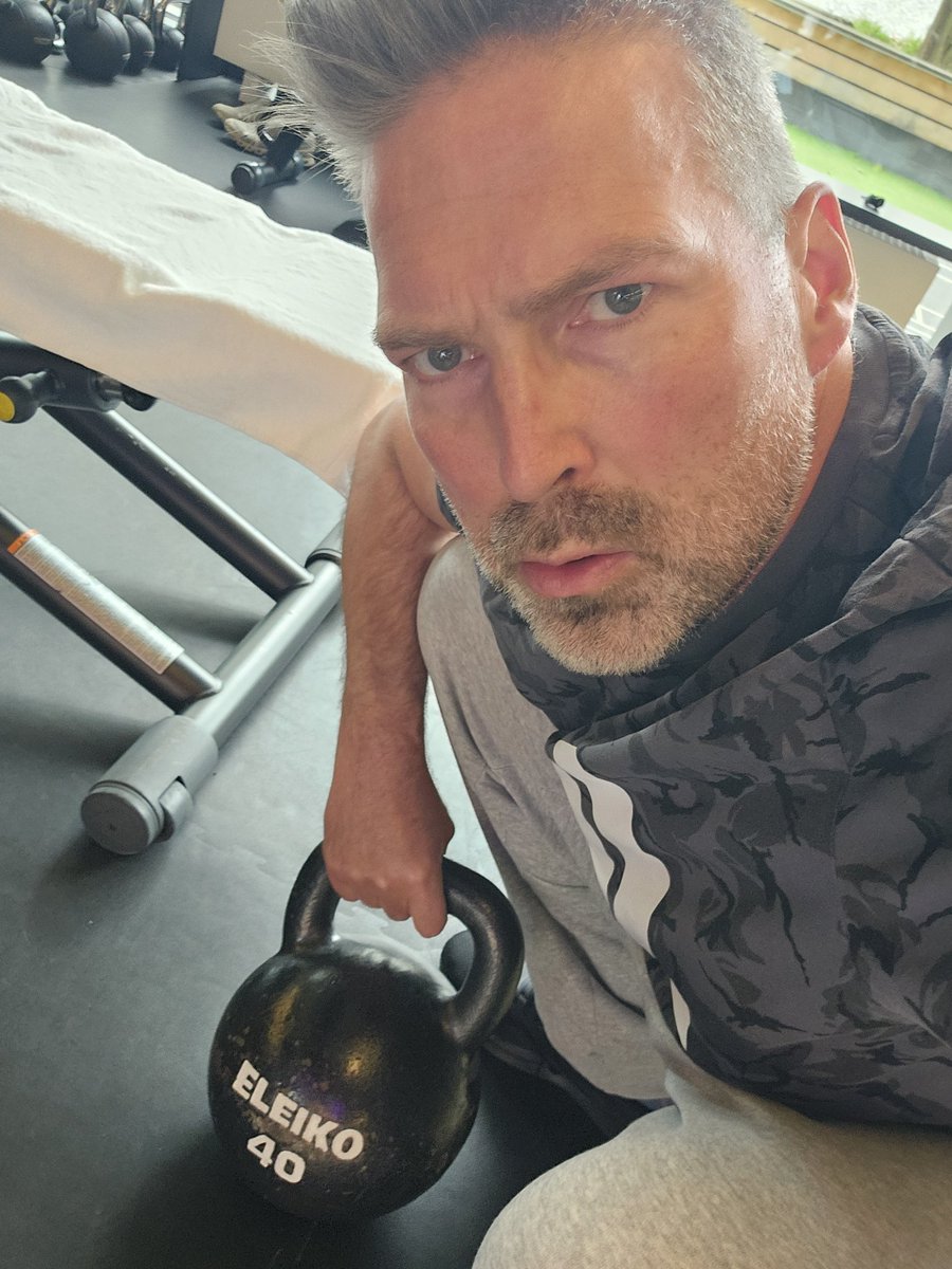 Karaoke Andi tweet media