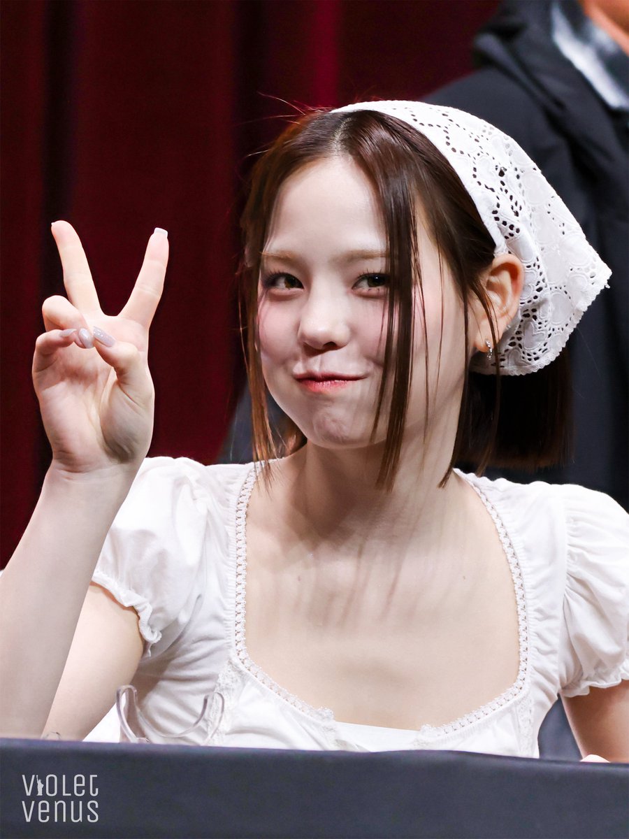 Violet_Venus_'s tweet photo. まこHBD✌︎
#マコへのEmotionは終わらない
#HappyMAKODay
#NiziU #니쥬 #마코 #MAKO #マコ https://t.co/deQ4ChYr4P