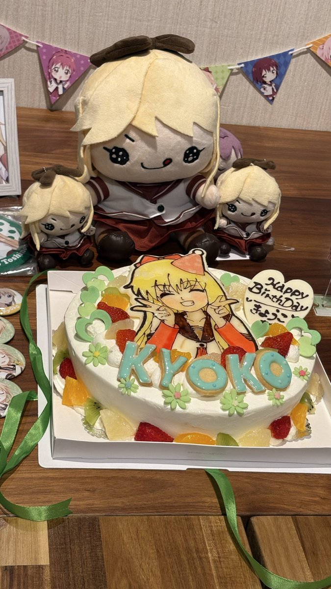 toriatamauramen's tweet photo. 自分の！！描いたイラストが！！ケーキとなって！！現れる喜び！！！！！！めっちゃ可愛くて感動しました！！ありがとう！！！！！
#ゆりば https://t.co/GpU8Le99ih