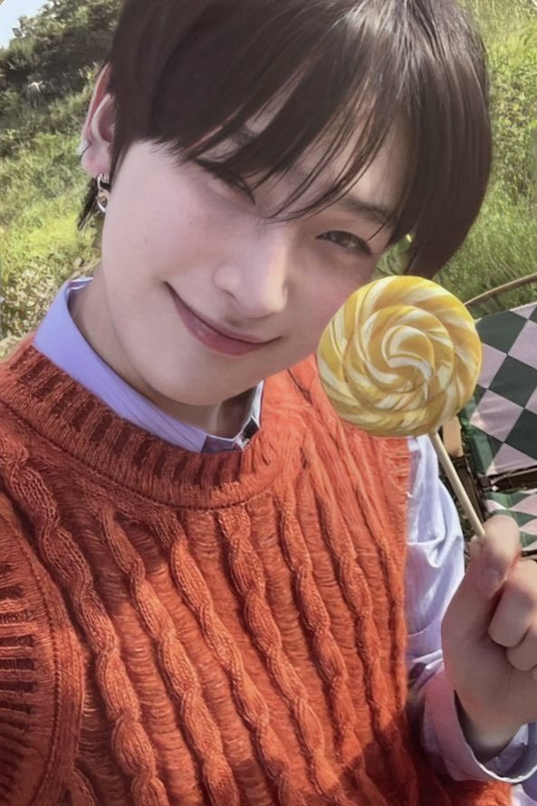 ᴊ ᴜ ɪ tweet media