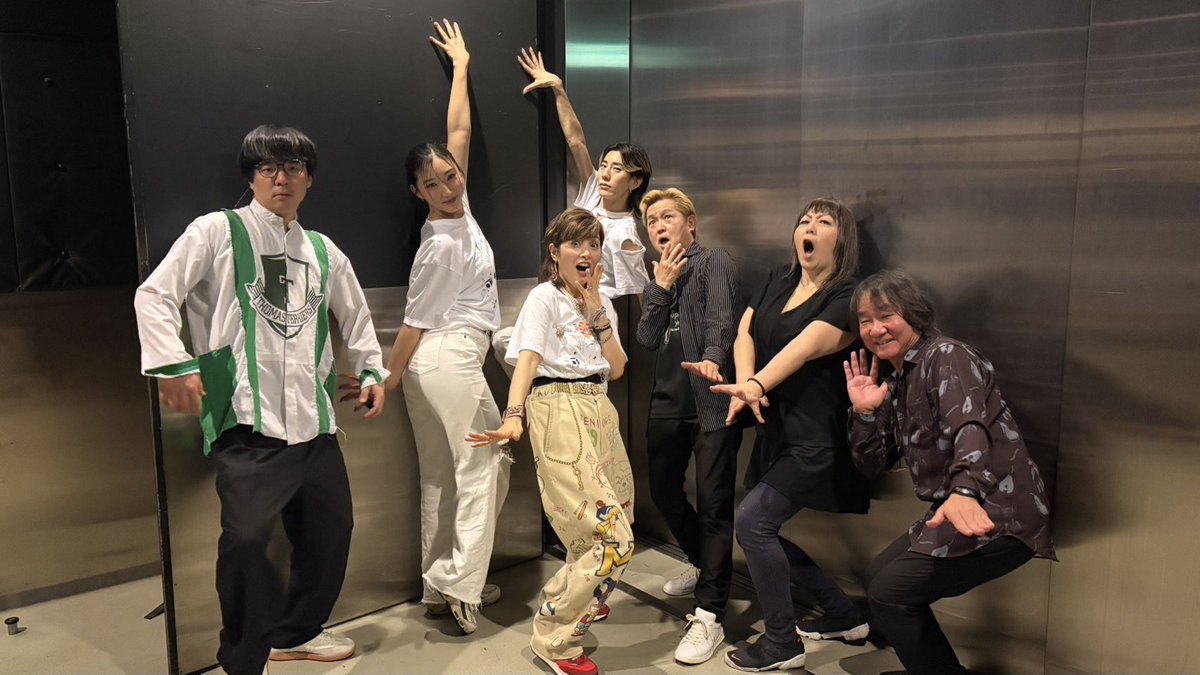 荻野目洋子 tweet media